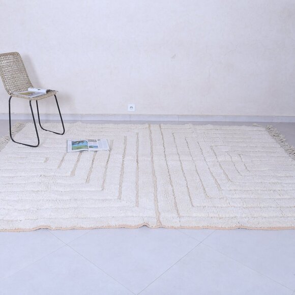 Modern Berber – Handwoven Wool Moroccan Rug - 8.2ftx5ft - Picture 2 of 5